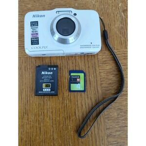 Nikon Coolpix S31 Digital Camera White 10.1MP Waterproof Shockproof Tested